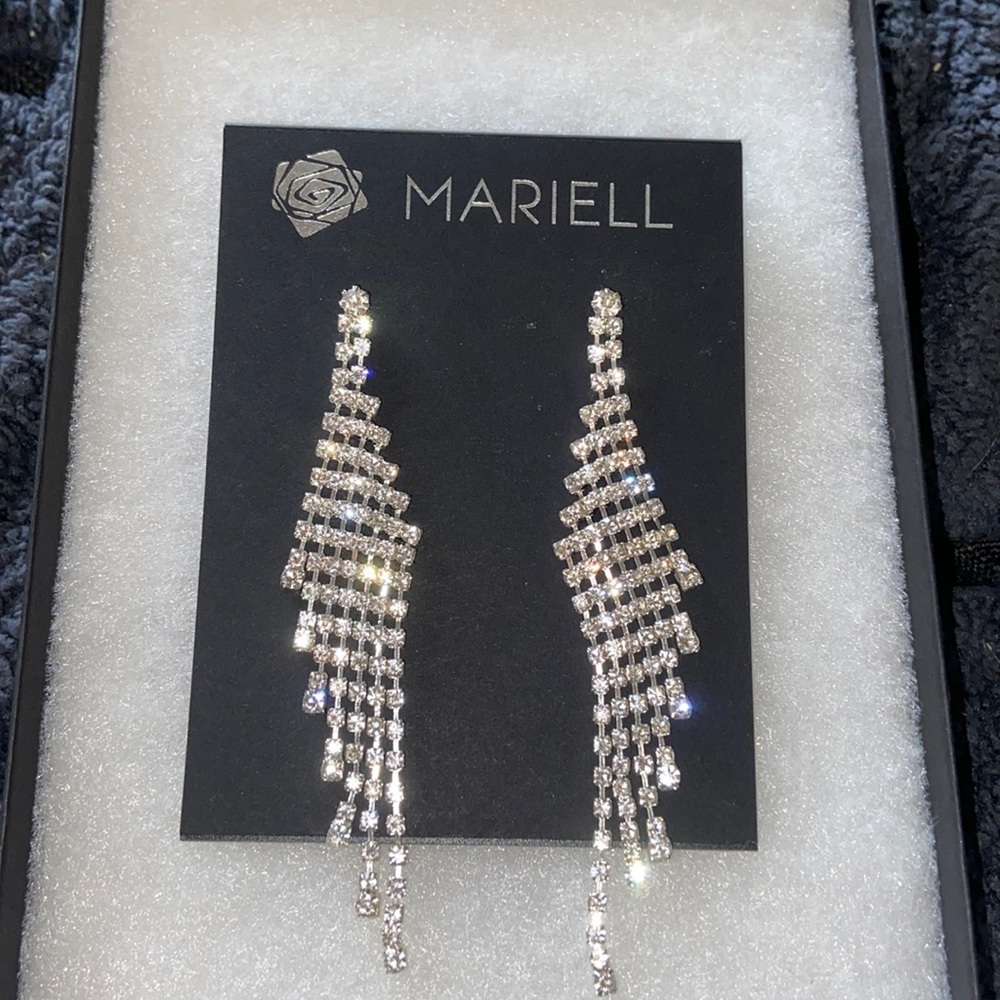 Formal Dangling Rhinestone Earrings